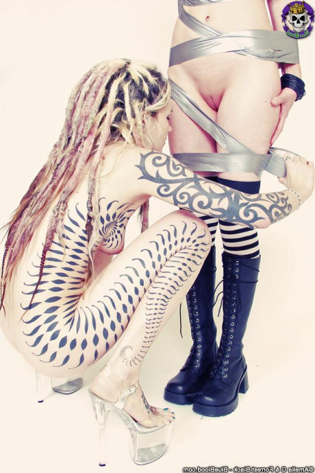 Лесбиянка на высоких каблуках картинка 56